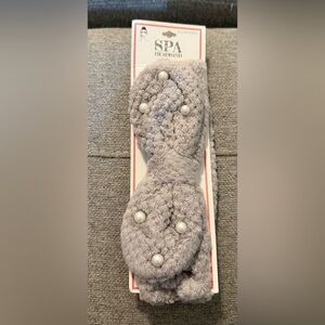 Francesca's Collections Gray Headband with Pearls